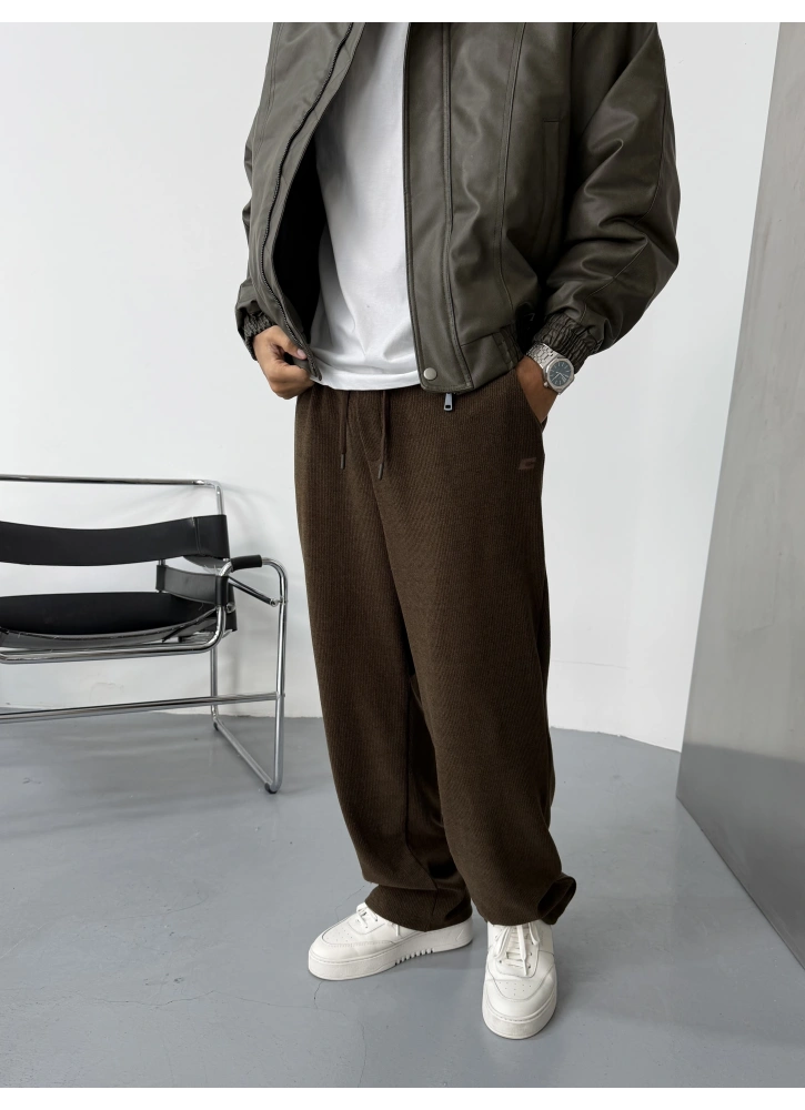 Heavyweight Textured Trouser Brown