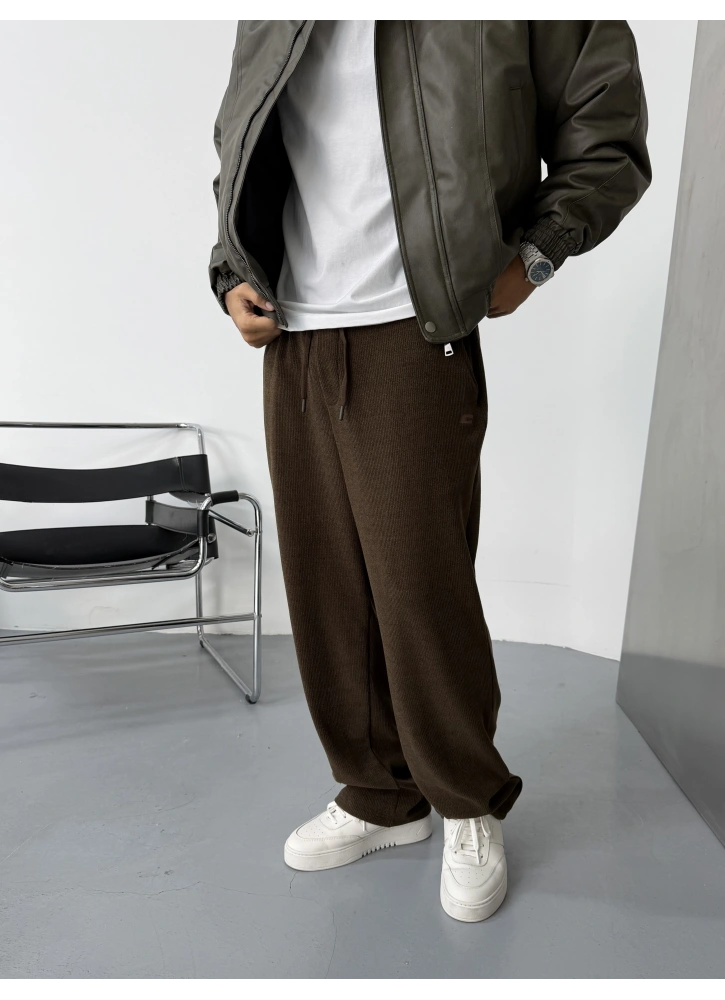Heavyweight Textured Trouser Brown