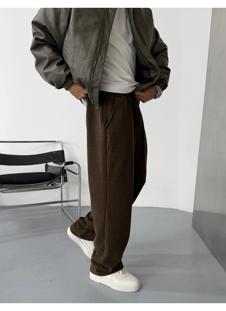 Heavyweight Textured Trouser Brown